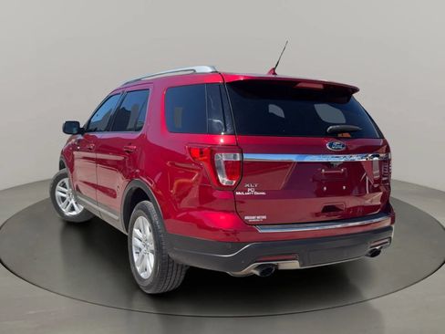 Used 2018 Ford Explorer XLT w/ Equipment Group 201A AWD/4WD image 3