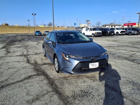 Used 2025 Toyota Corolla LE image 4