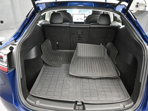Used 2021 Tesla Model Y Long Range image 37