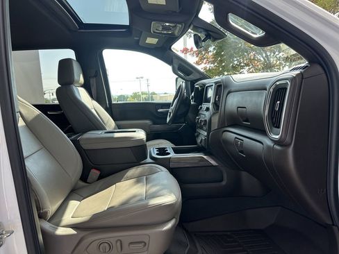 Used 2022 Chevrolet Silverado 2500 LTZ w/ Z71 Chrome Sport Edition AWD/4WD image 2