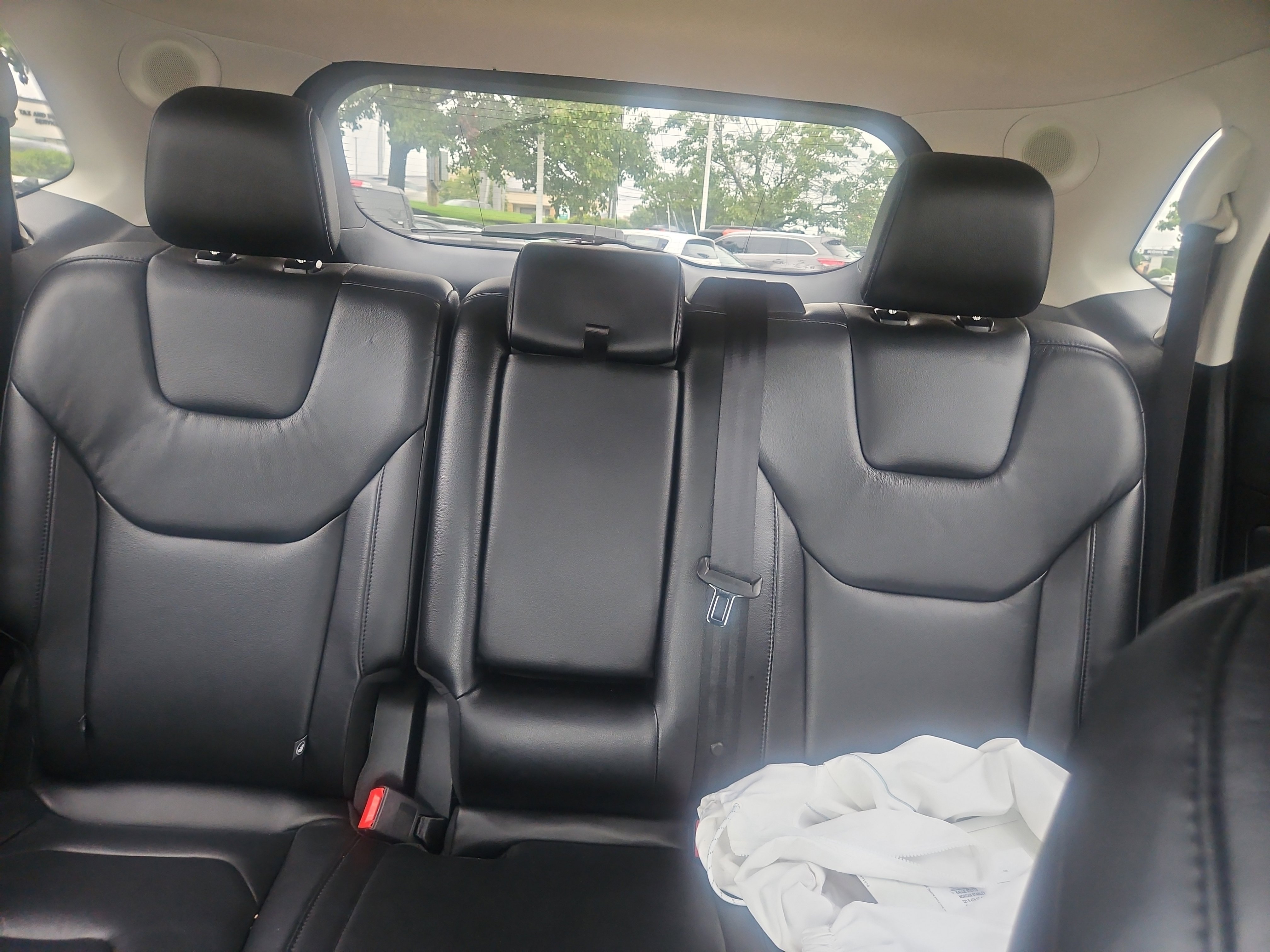 Used 2019 Ford Edge Titanium w/ Cold Weather Package AWD/4WD image 4