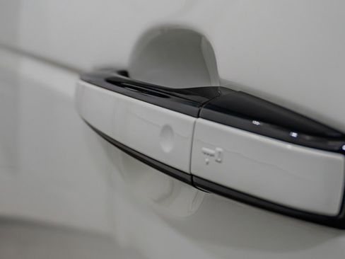 Used 2021 Land Rover Range Rover Autobiography Fifty Edition image 14