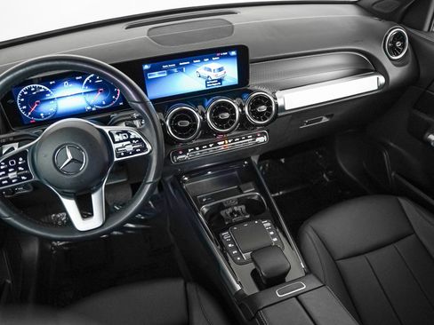 Certified 2022 Mercedes-Benz GLB 250 image 18