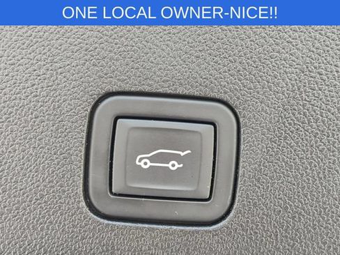 Used 2024 Cadillac Escalade Premium Luxury w/ Performance Package AWD/4WD image 35