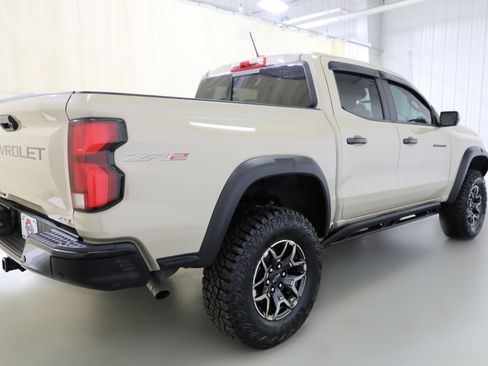 Used 2024 Chevrolet Colorado ZR2 w/ ZR2 Convenience Package III image 20