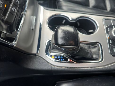 Certified 2021 Jeep Grand Cherokee Limited image 32