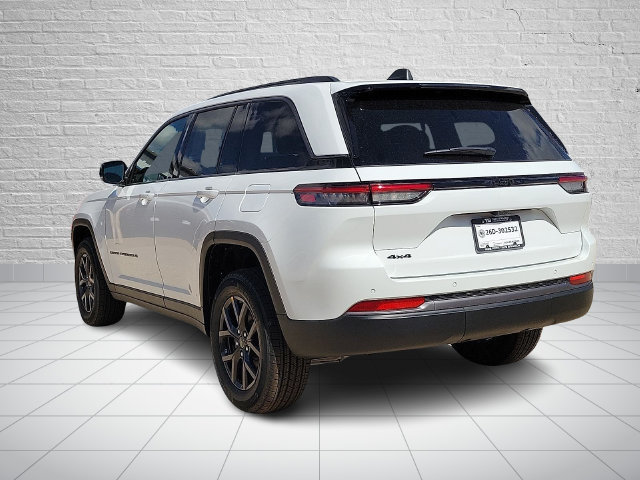 New 2027 Jeep Grand Cherokee Altitude AWD/4WD image 3