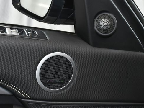 Used 2023 Land Rover Discovery S R-Dynamic image 11