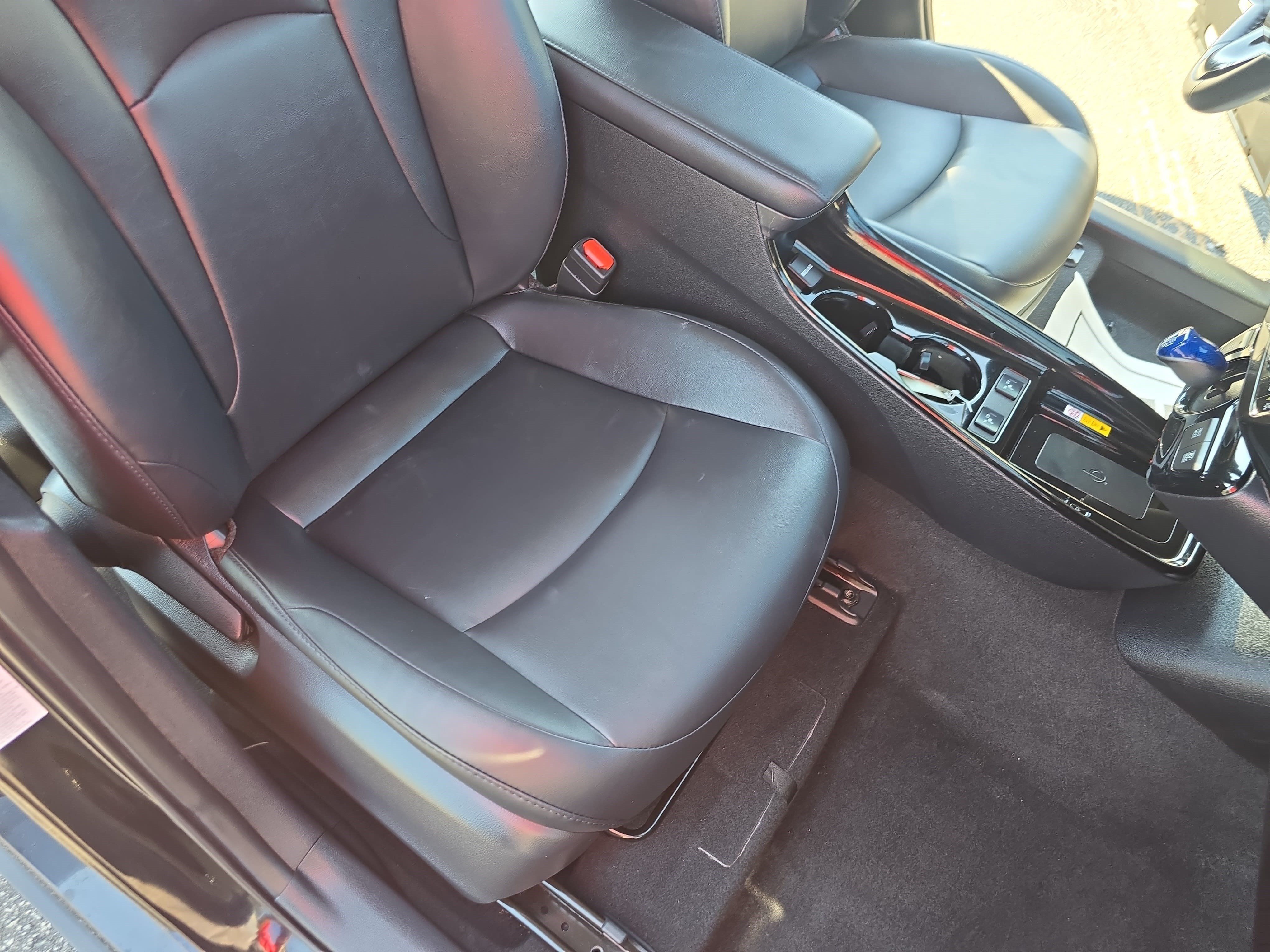Used 2022 Toyota Prius FWD image 10