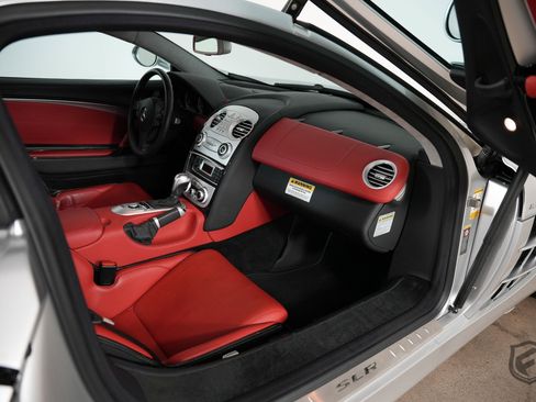 Used 2005 Mercedes-Benz SLR image 37