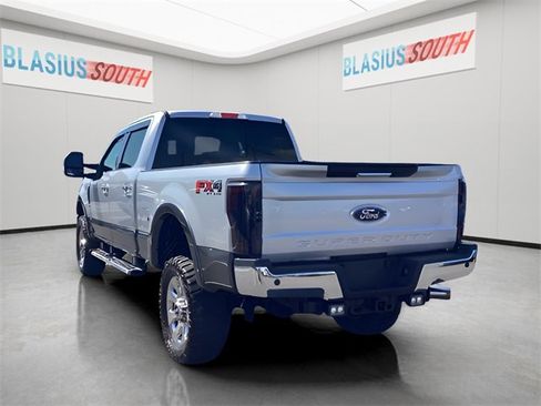 Used 2019 Ford F350 Lariat w/ Chrome Package image 5