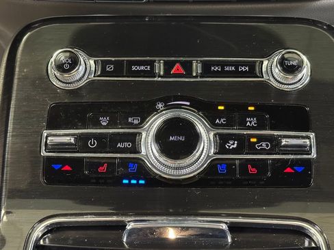 Used 2023 Lincoln Nautilus Reserve AWD/4WD image 39