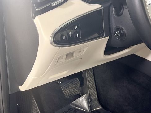 Used 2023 Genesis GV70 2.5T w/ Select Package image 10