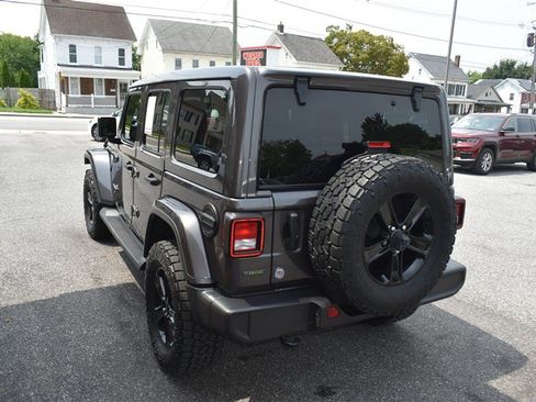 Used 2021 Jeep Wrangler Unlimited Sahara AWD/4WD image 6