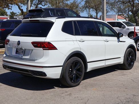 Used 2023 Volkswagen Tiguan SE R-Line image 10