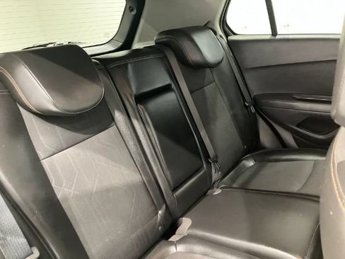 Used 2018 Chevrolet Trax LT w/ LT Convenience Package AWD/4WD image 38