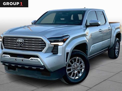Used 2025 Toyota Tacoma Limited image 1