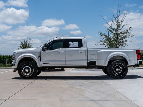 Used 2025 Ford F450 Platinum AWD/4WD image 9