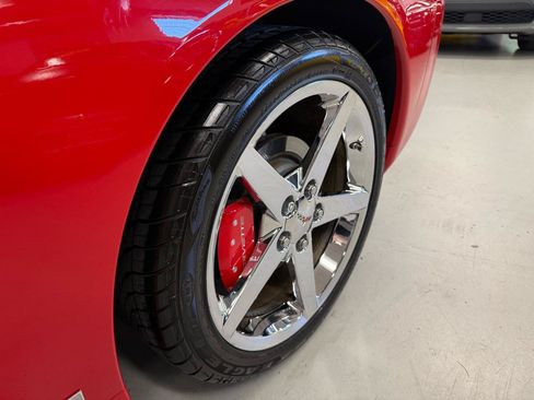 Used 2007 Chevrolet Corvette Coupe w/ Preferred Equipment Group RWD image 10