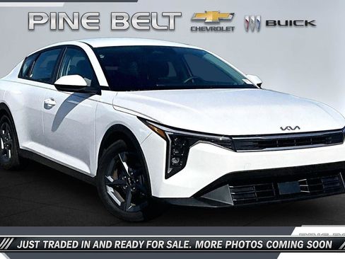 Used 2025 Kia K4 FWD image 1