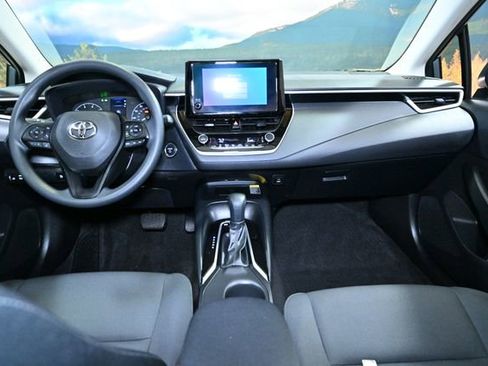 Used 2025 Toyota Corolla LE w/ LE Premium Package image 42