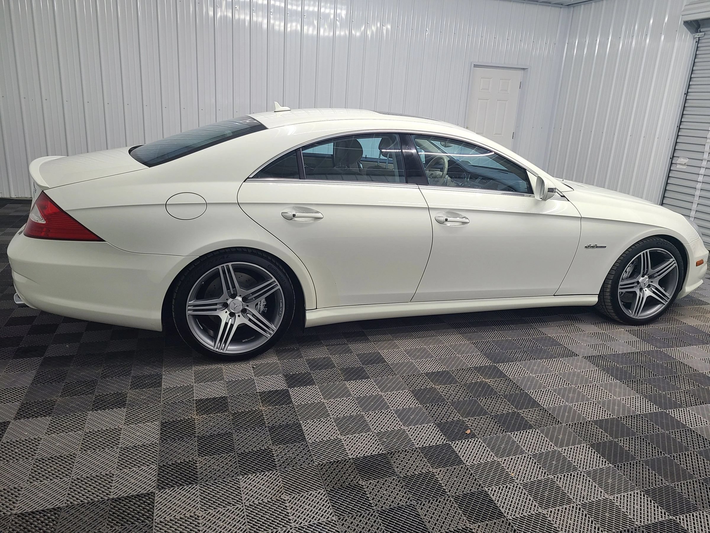 Used 2009 Mercedes-Benz CLS 63 AMG image 12