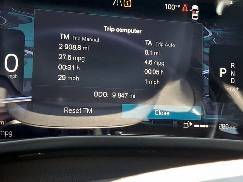 Certified 2026 Volvo XC40 B5 Plus AWD/4WD image 19