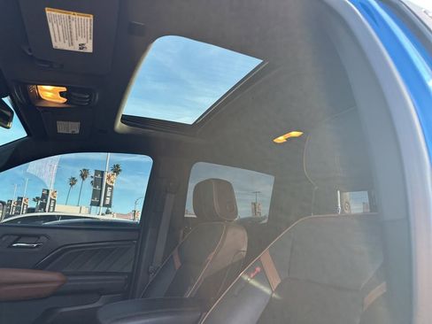 Used 2023 GMC Canyon AT4 w/ AT4 Premium Package image 8