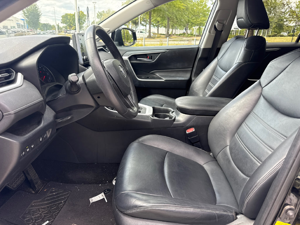 Used 2020 Toyota RAV4 XLE Premium AWD/4WD image 12