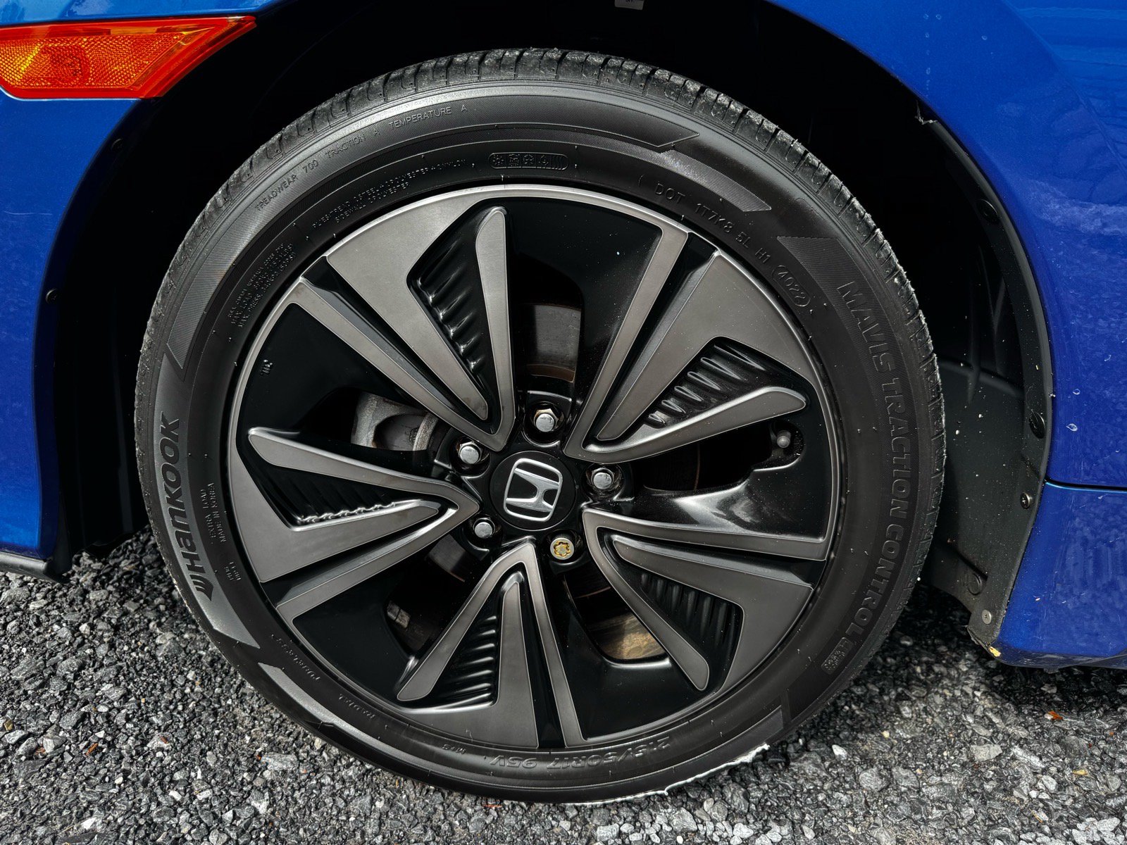 Used 2017 Honda Civic EX-L image 7