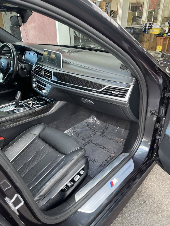 Used 2016 BMW 750i xDrive AWD/4WD image 18