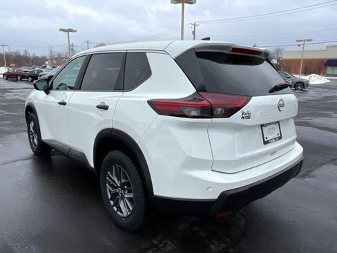 Used 2024 Nissan Rogue S image 5