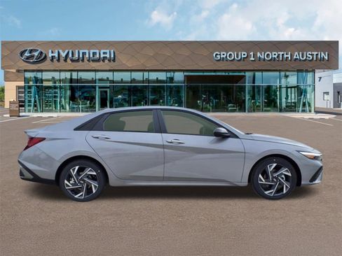 New 2025 Hyundai Elantra Sport image 4