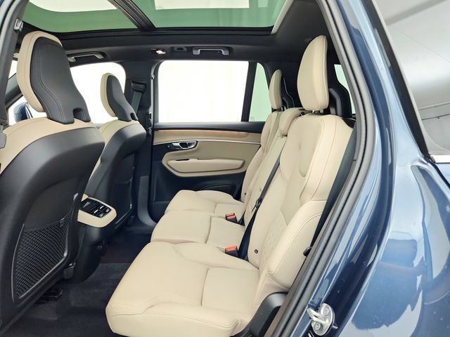 New 2026 Volvo XC90 B6 Plus w/ Protection Package Premier AWD/4WD image 24