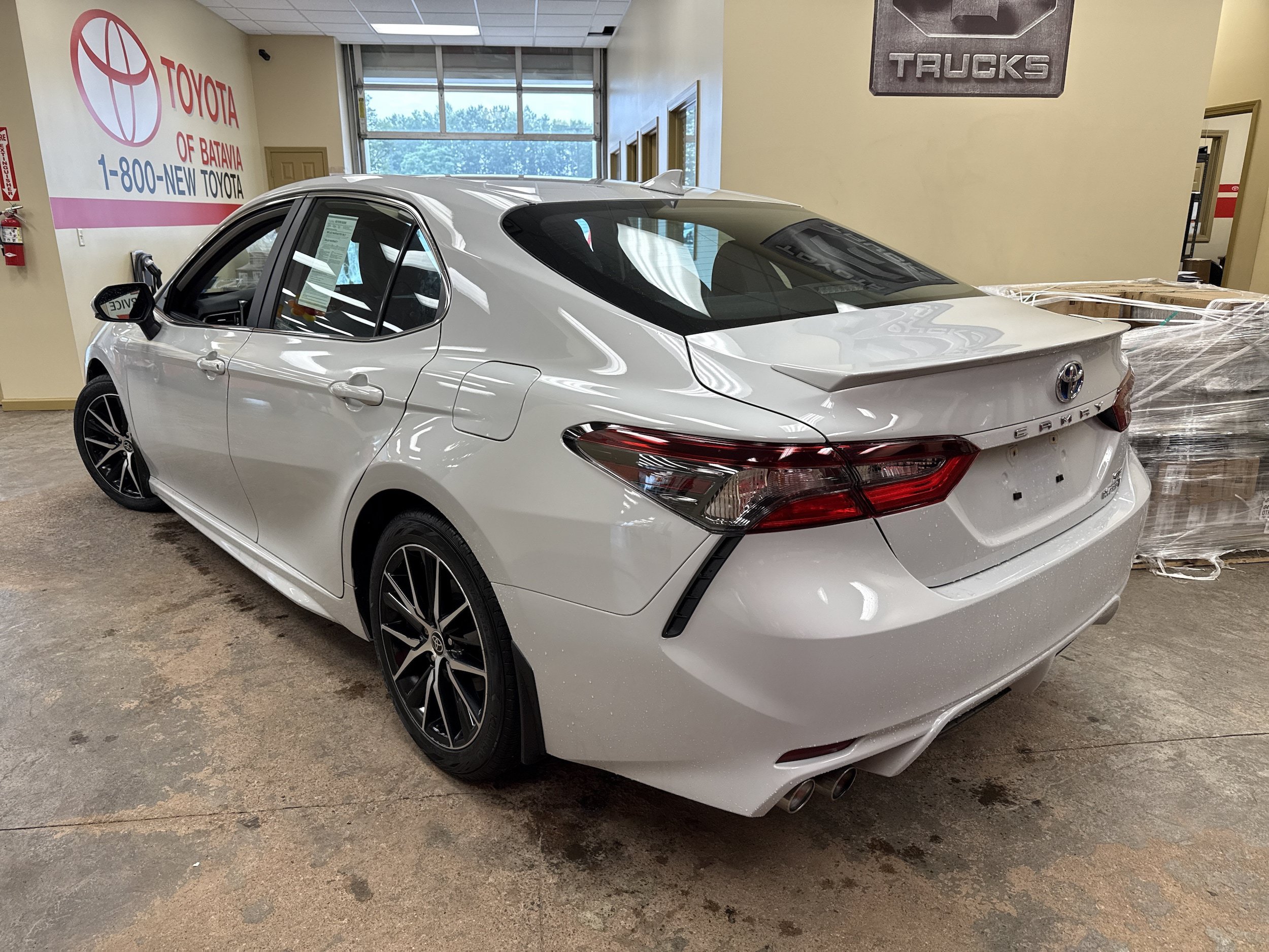 Used 2024 Toyota Camry SE FWD image 7
