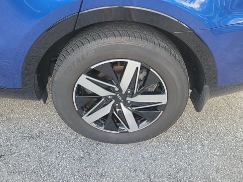 Used 2022 Kia Sorento EX w/ Panoramic Sunroof Package FWD image 41