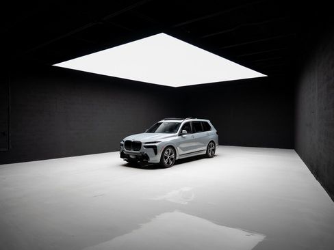 Used 2025 BMW X7 xDrive40i w/ M Sport Package image 93