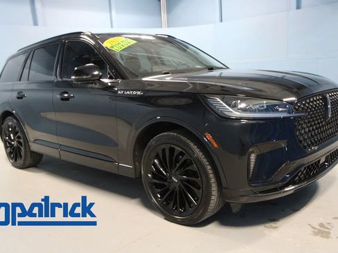 Used 2025 Lincoln Aviator Reserve w/ Luxury Package AWD/4WD image 1