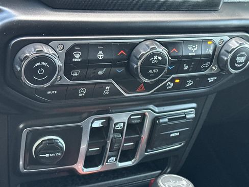 Used 2019 Jeep Wrangler Unlimited Sport S AWD/4WD image 22