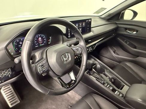 Used 2025 Honda Accord Sport image 14