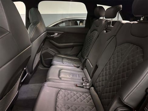 Used 2022 Audi SQ7 Premium Plus w/ SQ7 Black Optic Package image 16