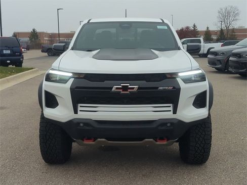 Used 2024 Chevrolet Colorado ZR2 w/ Technology Package image 8