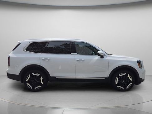 Used 2024 Kia Telluride EX w/ EX Captain's Chair Package AWD/4WD image 6