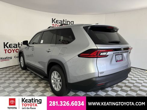 New 2026 Toyota Grand Highlander FWD image 10