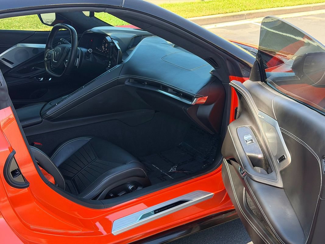 Used 2021 Chevrolet Corvette Stingray Premium Cpe w/ Z51 Performance Package RWD image 28