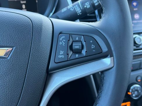 Used 2022 Chevrolet Trax LT w/ Driver Confidence Package image 17