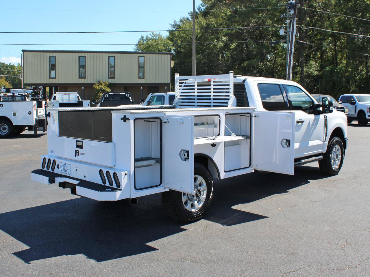 Used 2024 Ford F350 XLT w/ FX4 Off-Road Package AWD/4WD image 15
