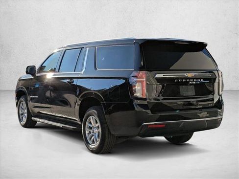 Used 2023 Chevrolet Suburban LT w/ Luxury Package image 7