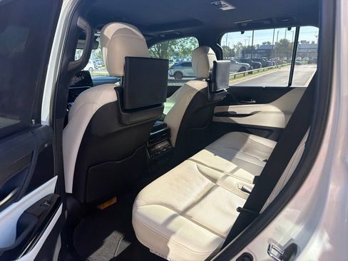 Used 2023 Lexus LX 600 4WD w/ Accessory Package (Z1) image 6