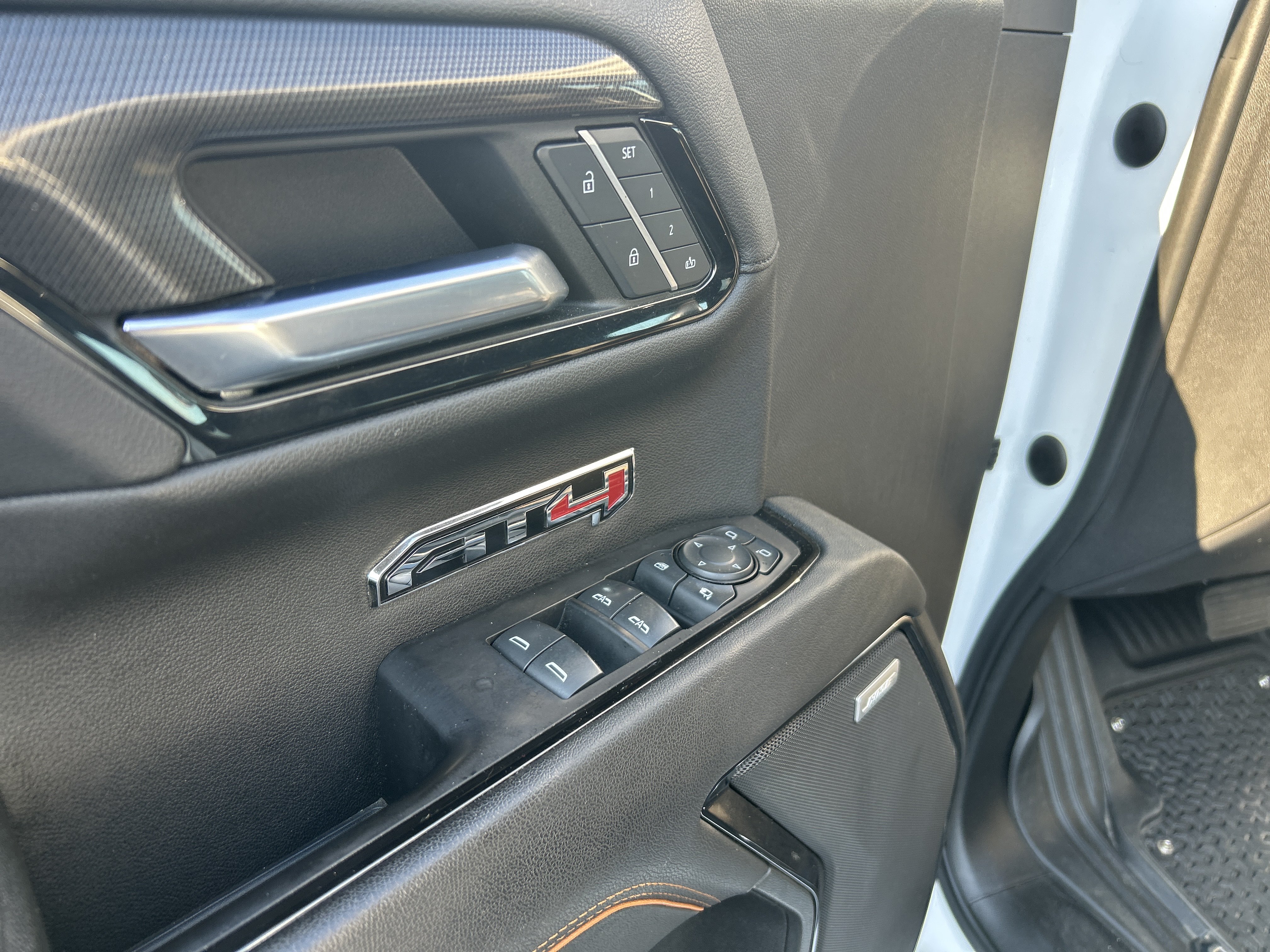 Used 2023 GMC Sierra 1500 AT4 AWD/4WD image 16